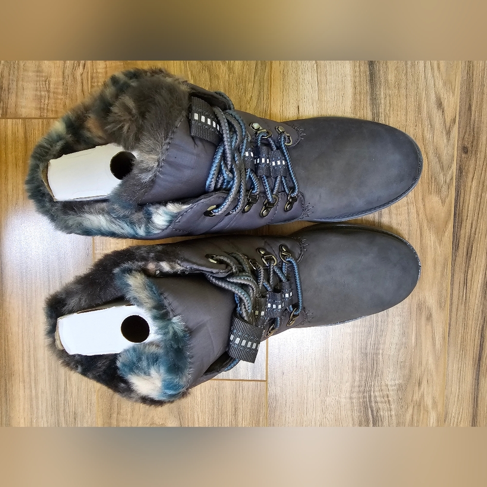 Timberland® Premium 6- Inch Waterproof Puffer Boot, US 8.5 - Picture 3 of 9